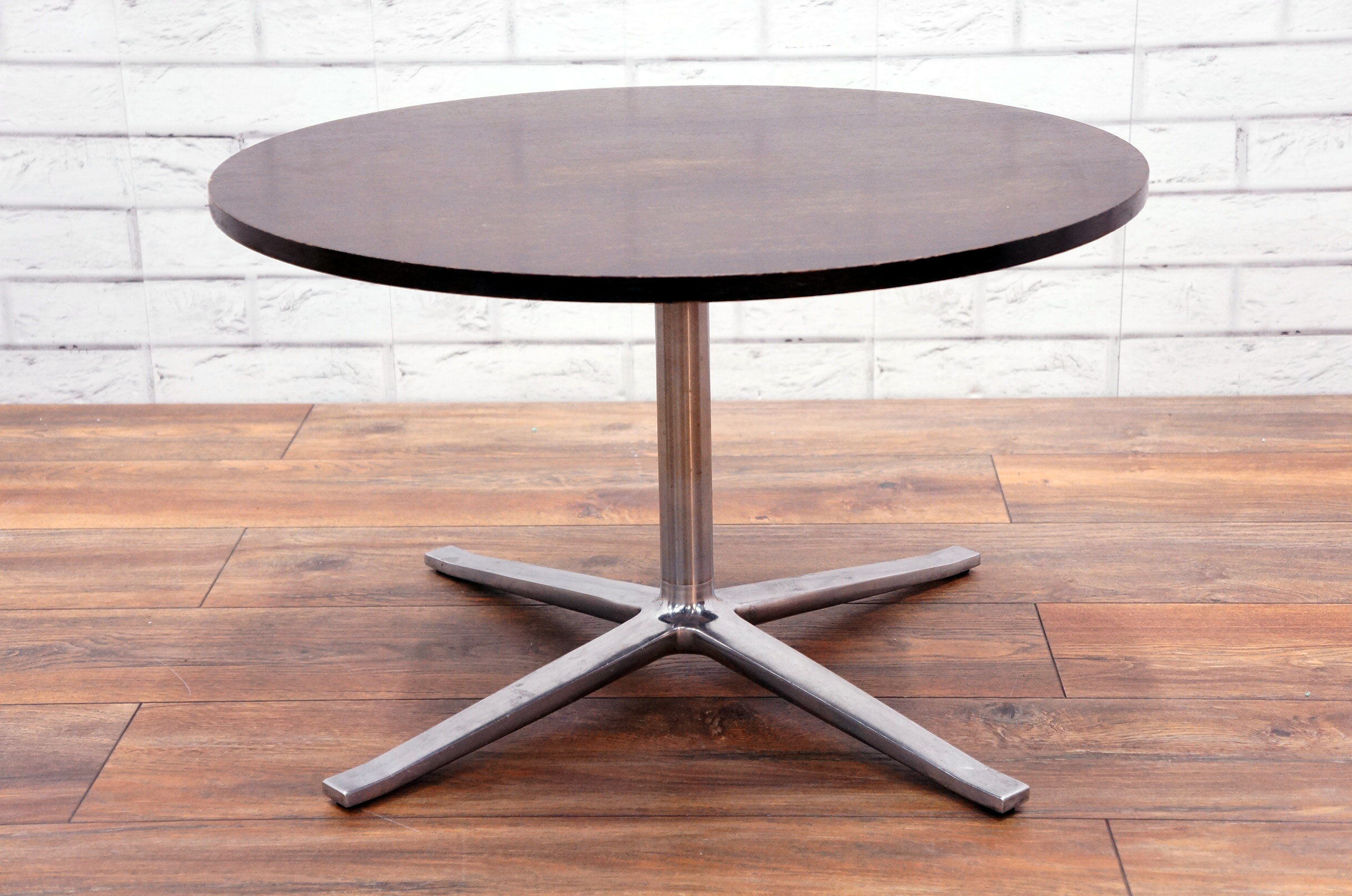 COFFEE TABLE IN DARK OAK Office Resale