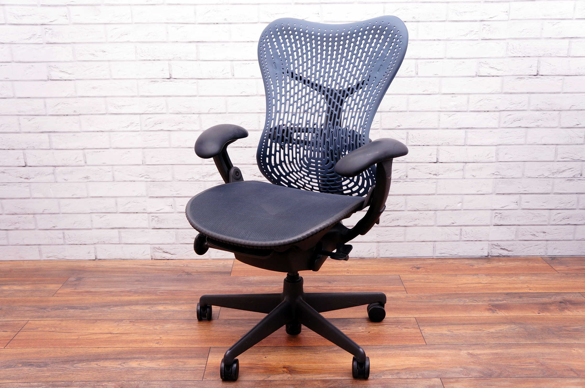 HERMAN MILLER MIRRA CHAIR IN BLUE - Office Resale