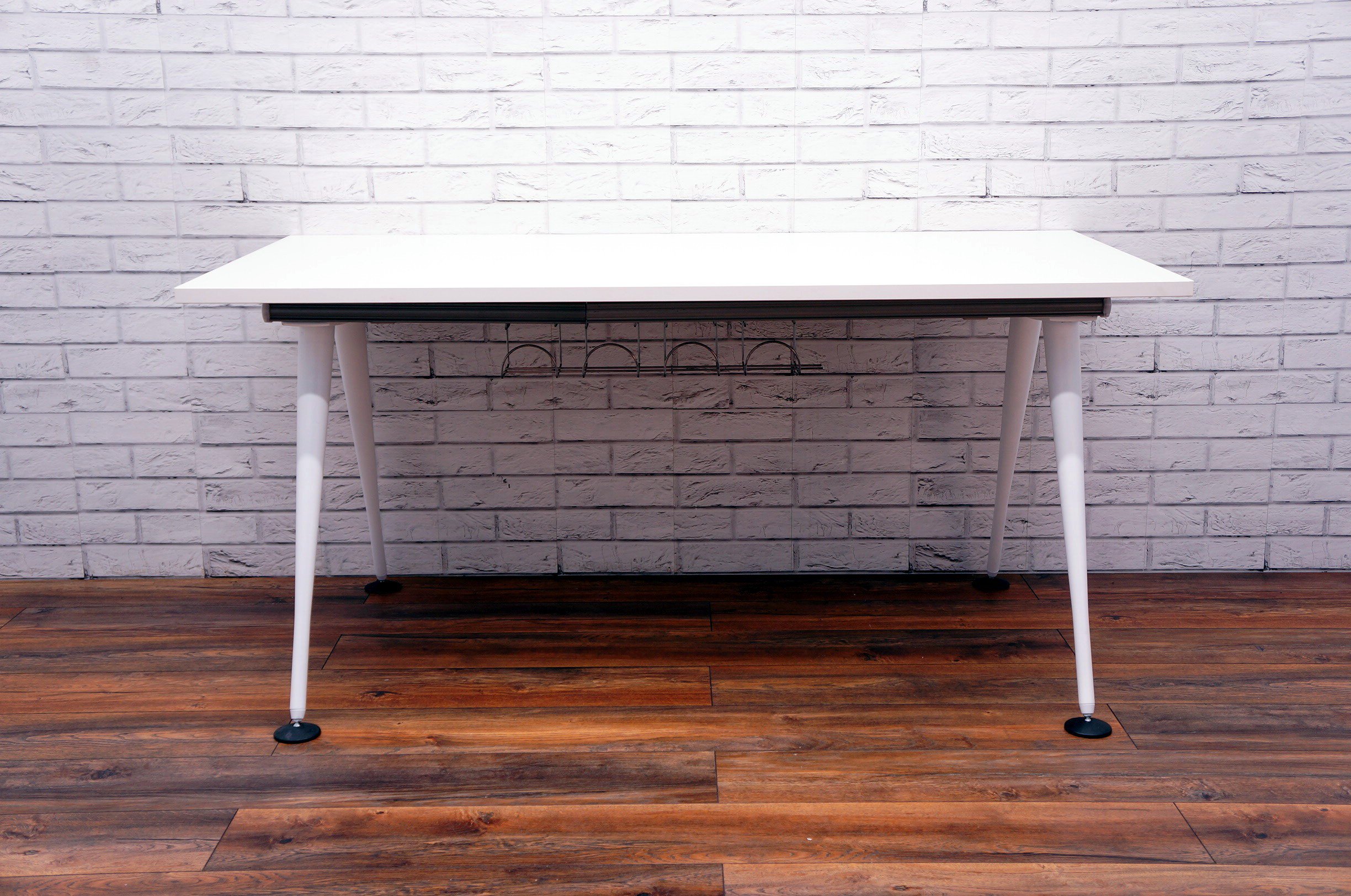 Herman Miller Abak Environments Desk With White Tapered Legs