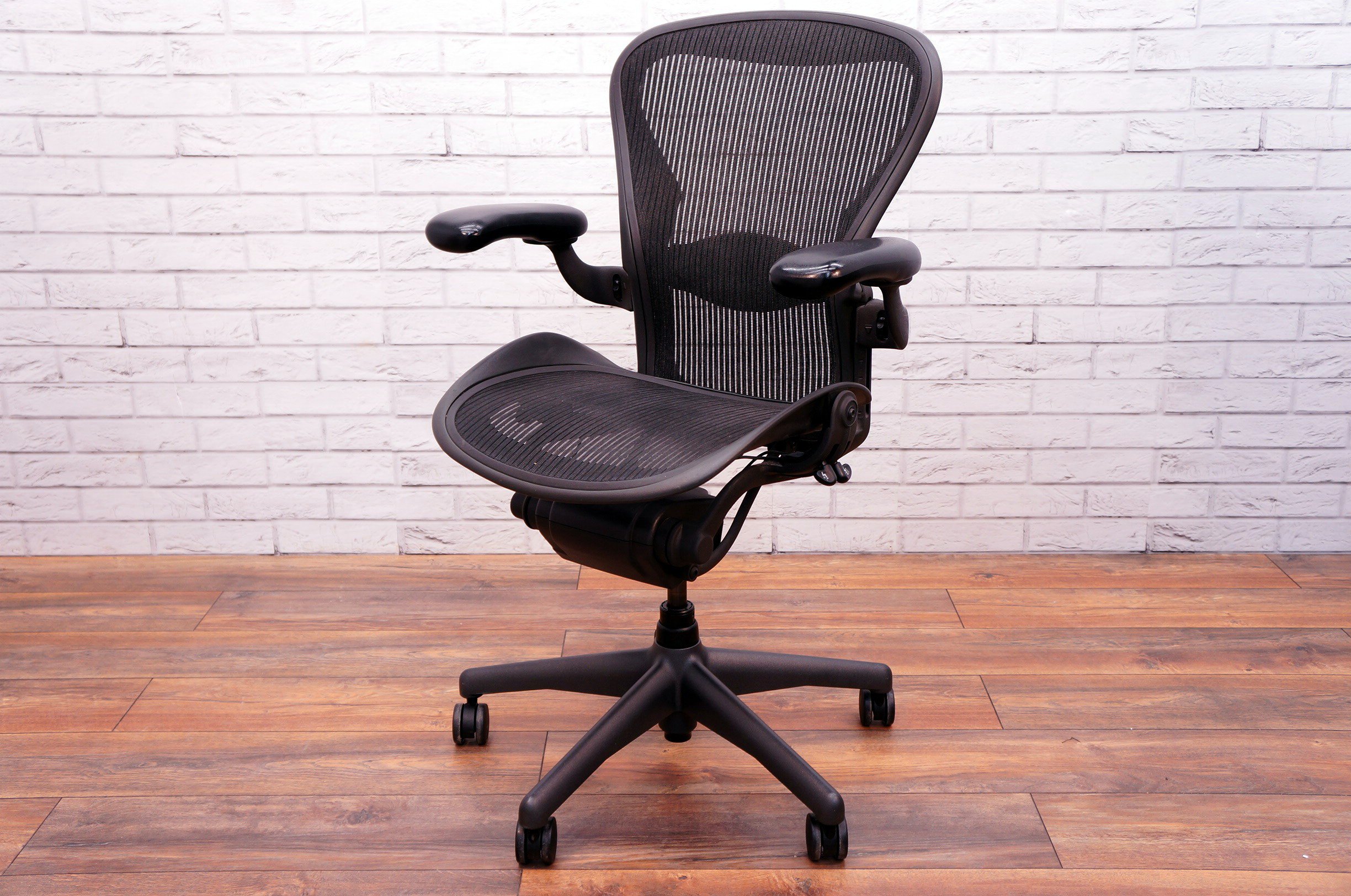 HERMAN MILLER AERON WITH LUMBAR SUPPORT SIZE B Office Resale
