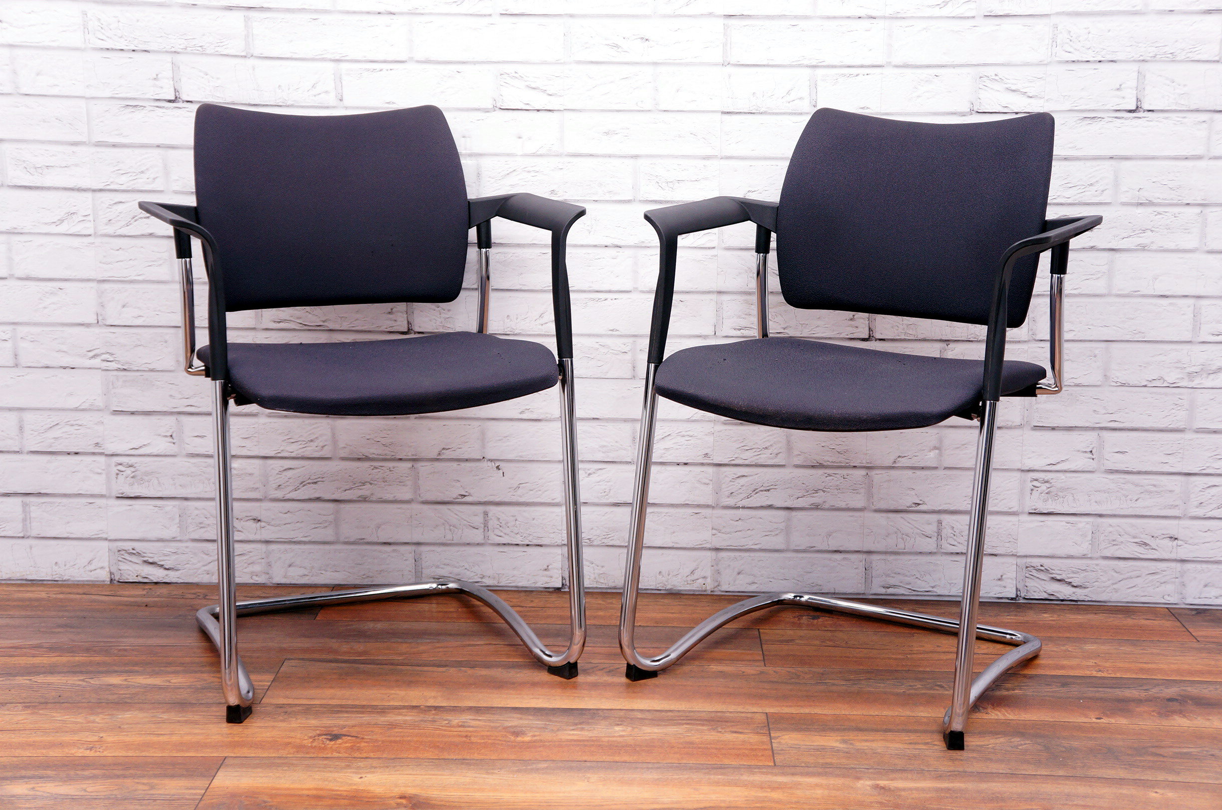 Komac Dream Sled Meeting Chair Set of 6 Office Resale