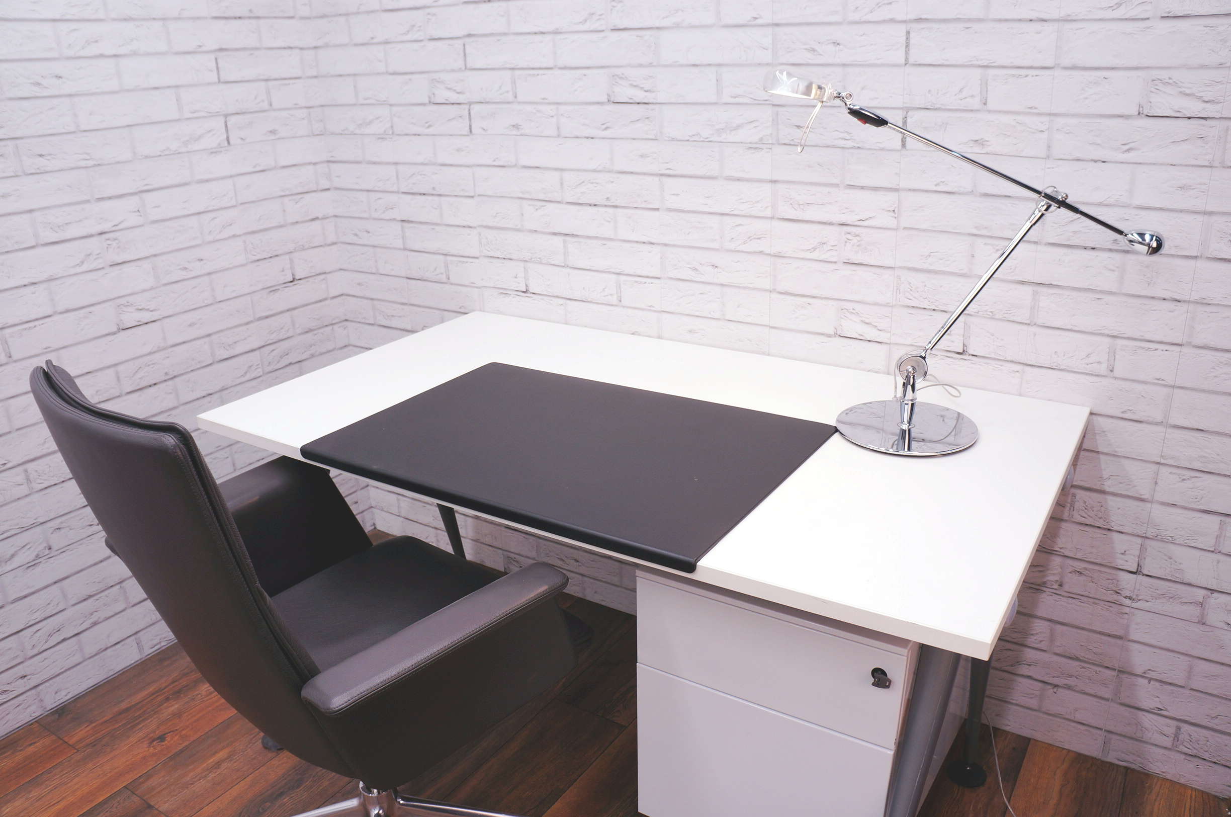 Galileo Oy Desk Lamp Office Resale