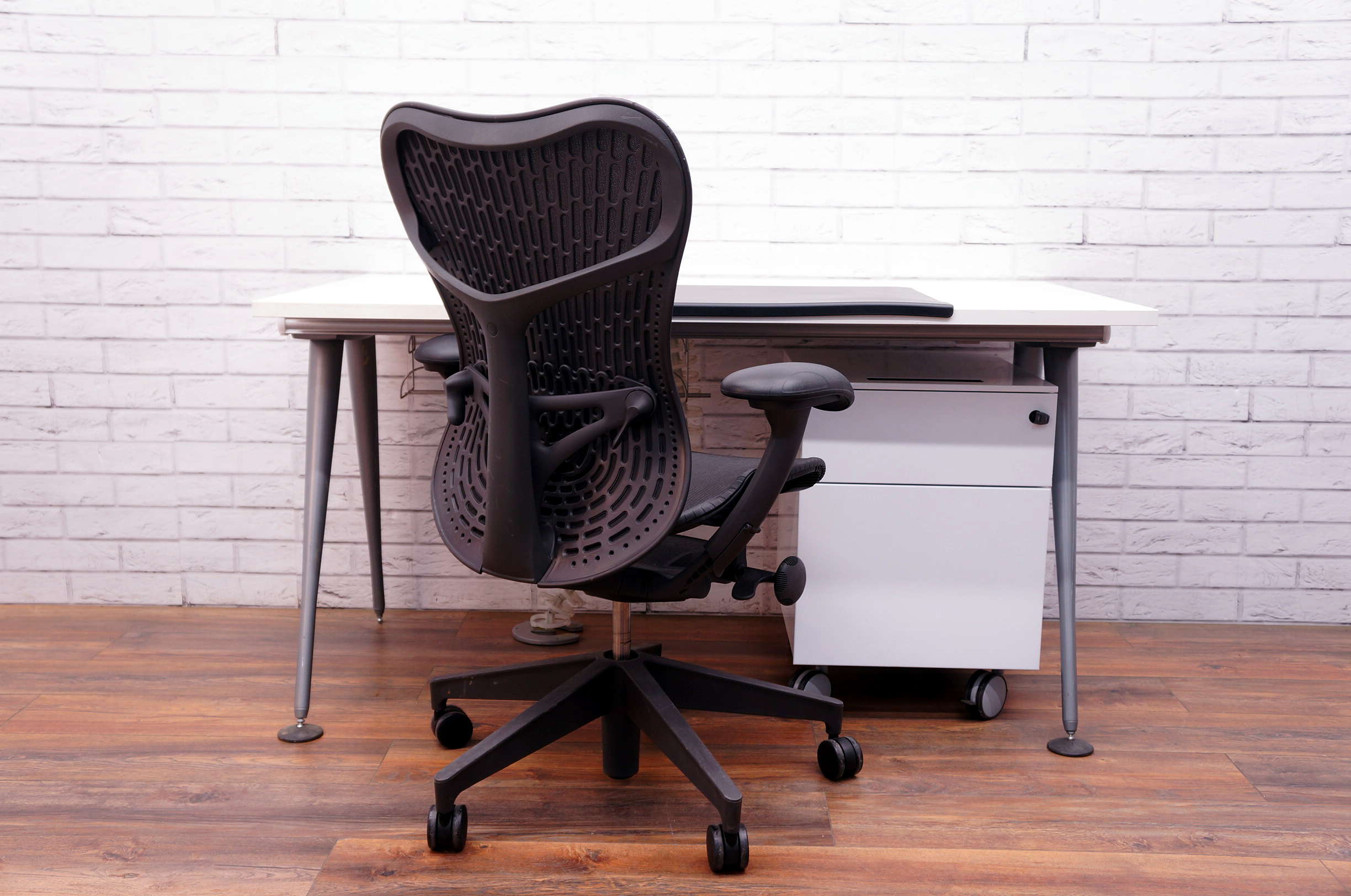 herman miller mirra 2 chair