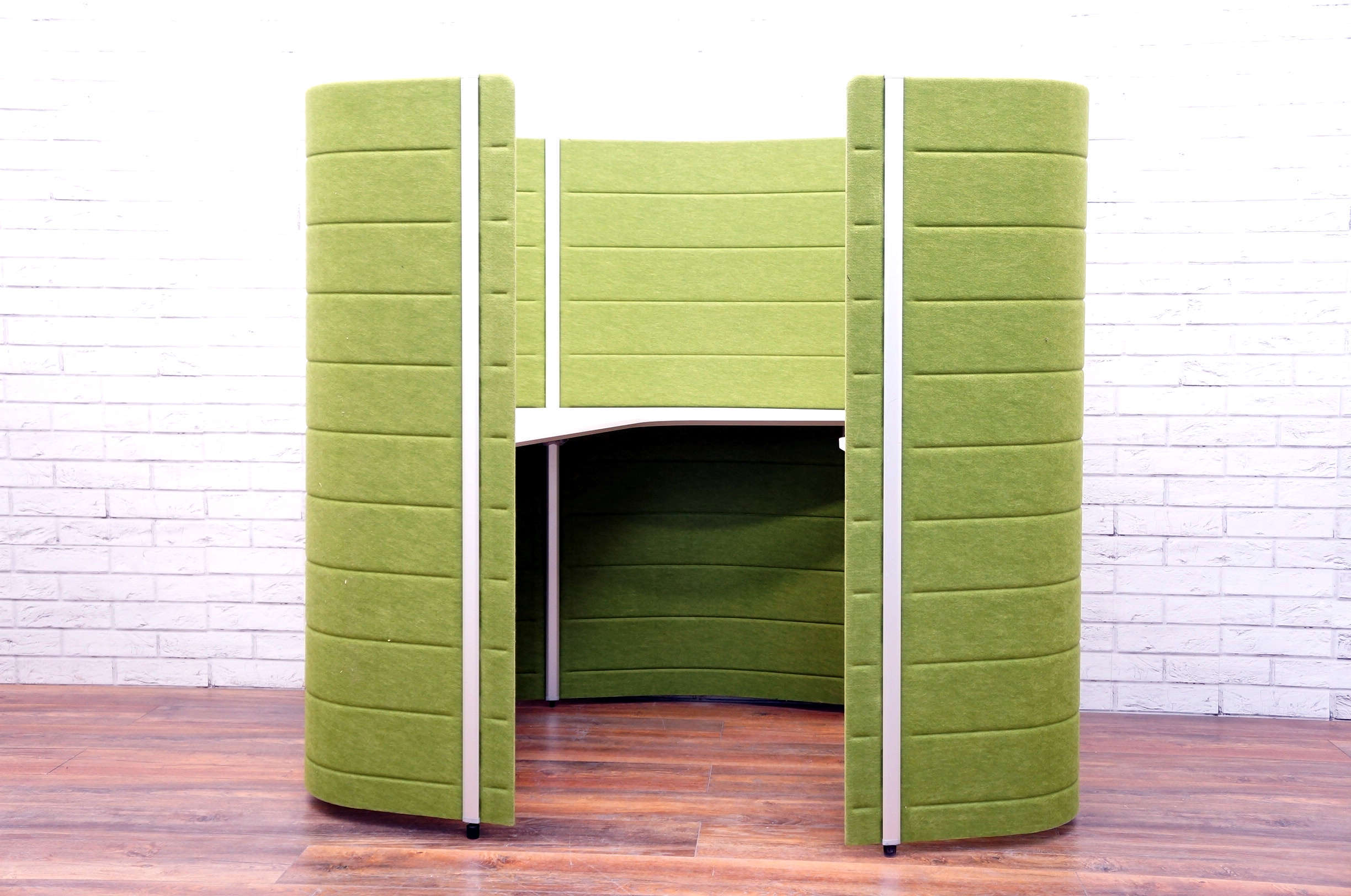 Vitra Workbays Focus 1 In Green Office Resale