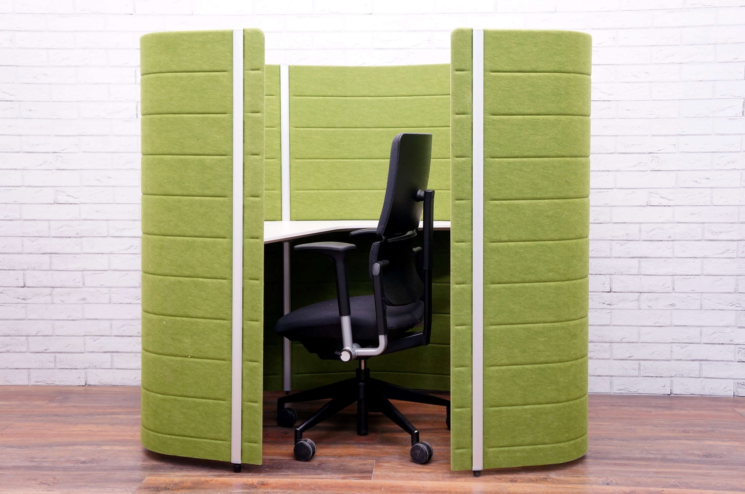 Vitra Workbays Focus 1 In Green Office Resale
