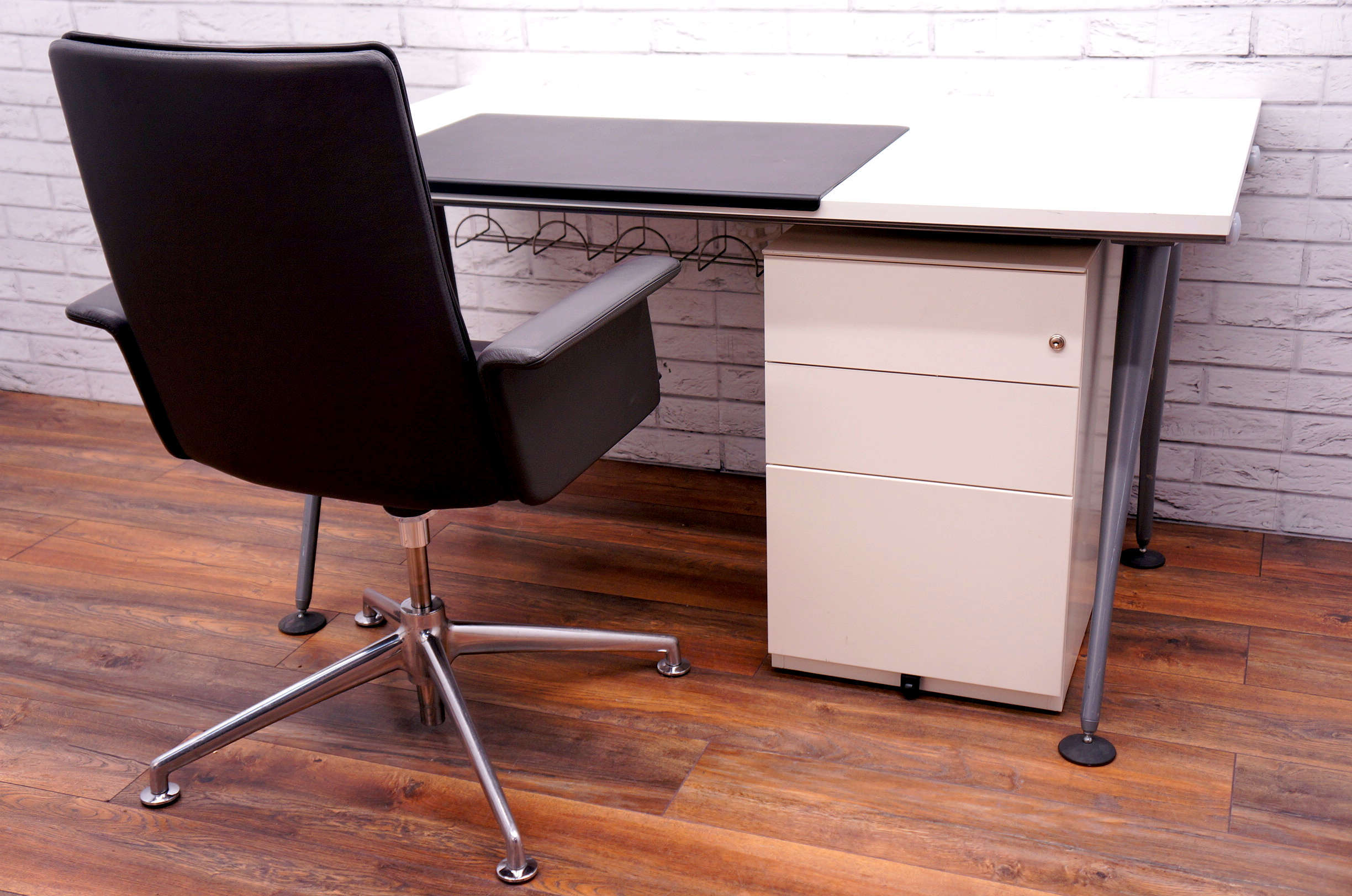 Vitra Joyn Desk Mat Office Resale