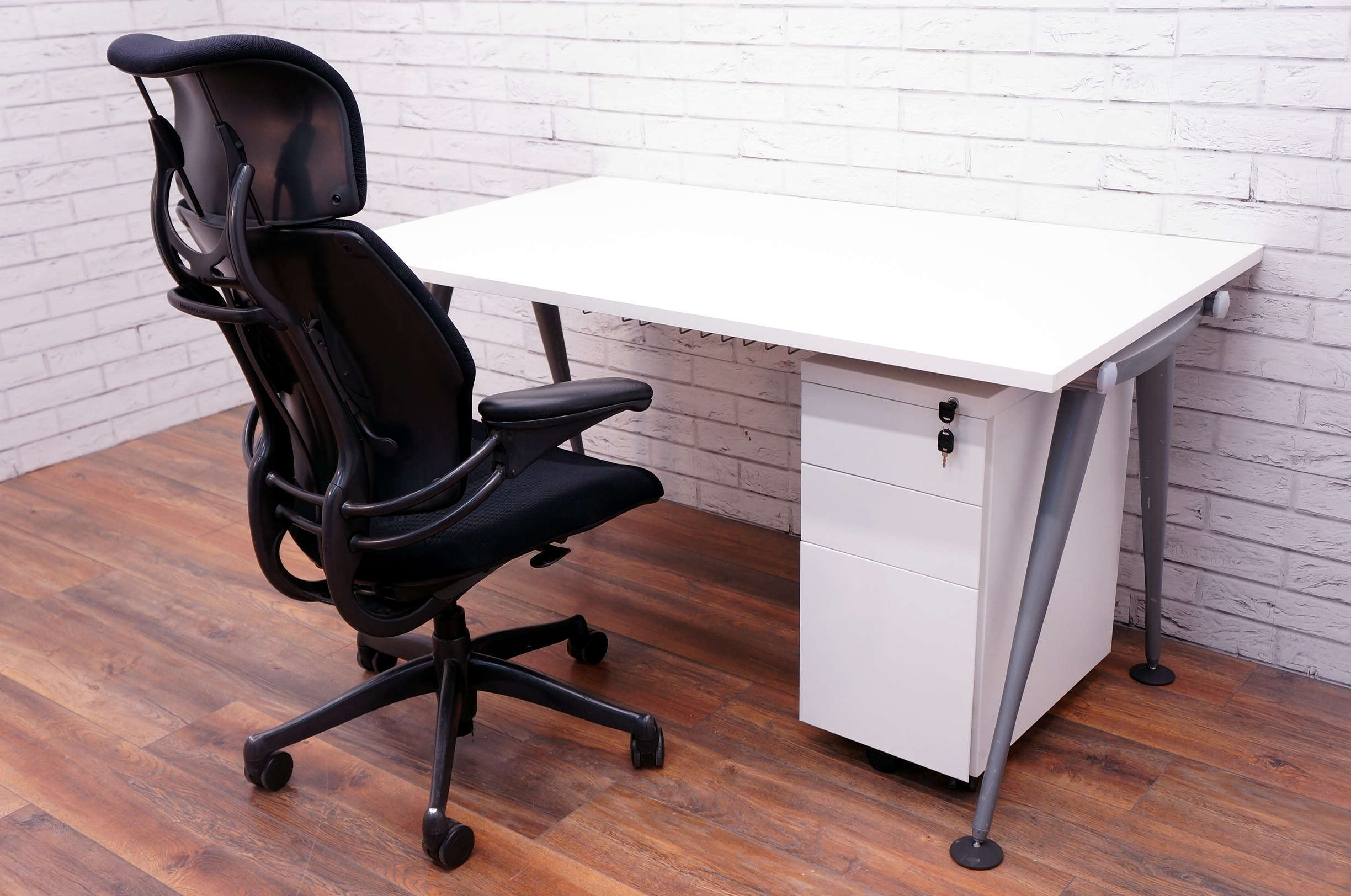 Herman Miller Abak Desk & Humanscale Freedom Chair Package - Office Resale