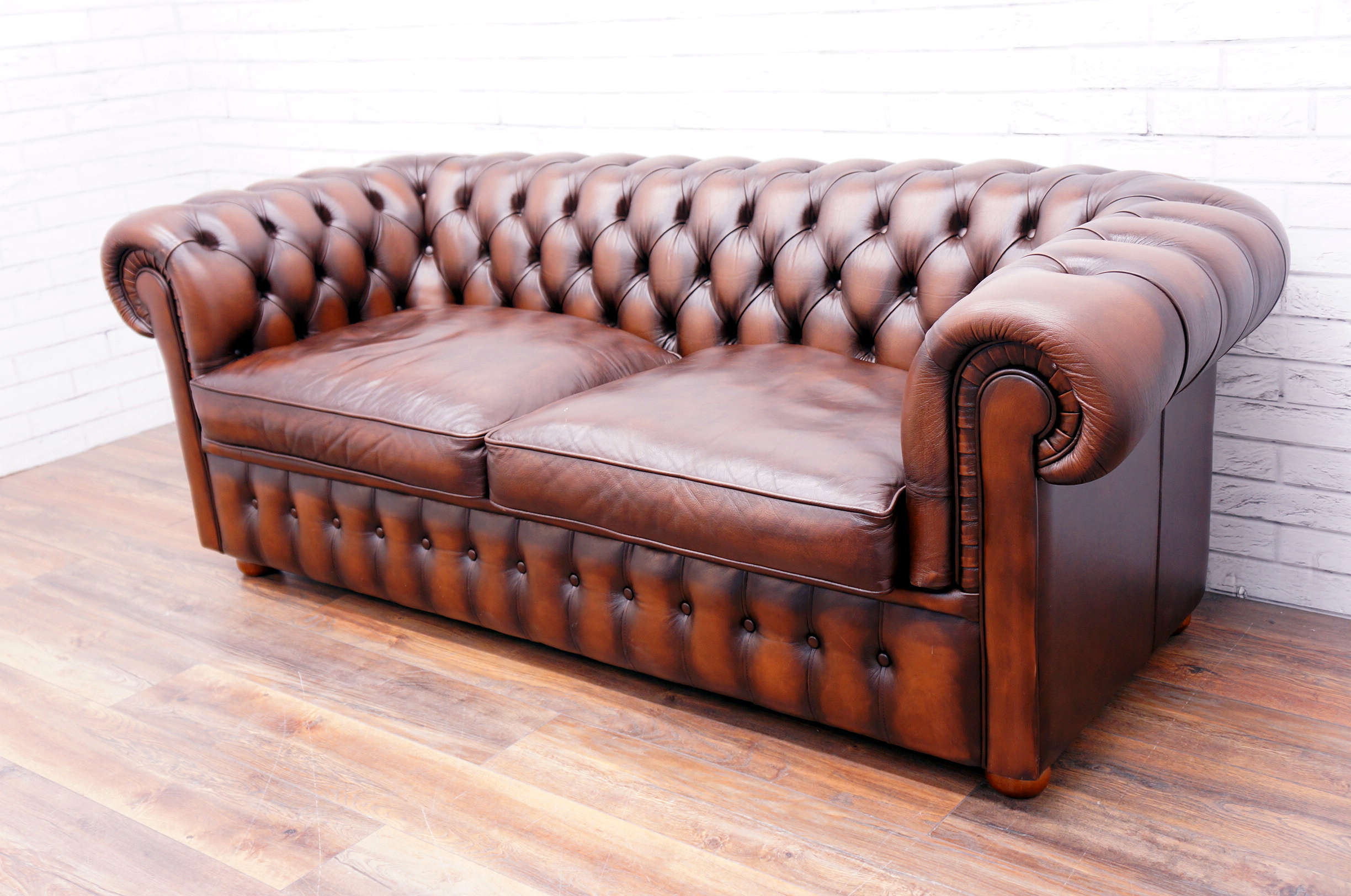 Fleming & Howard Kingston Chesterfield Sofa Office Resale