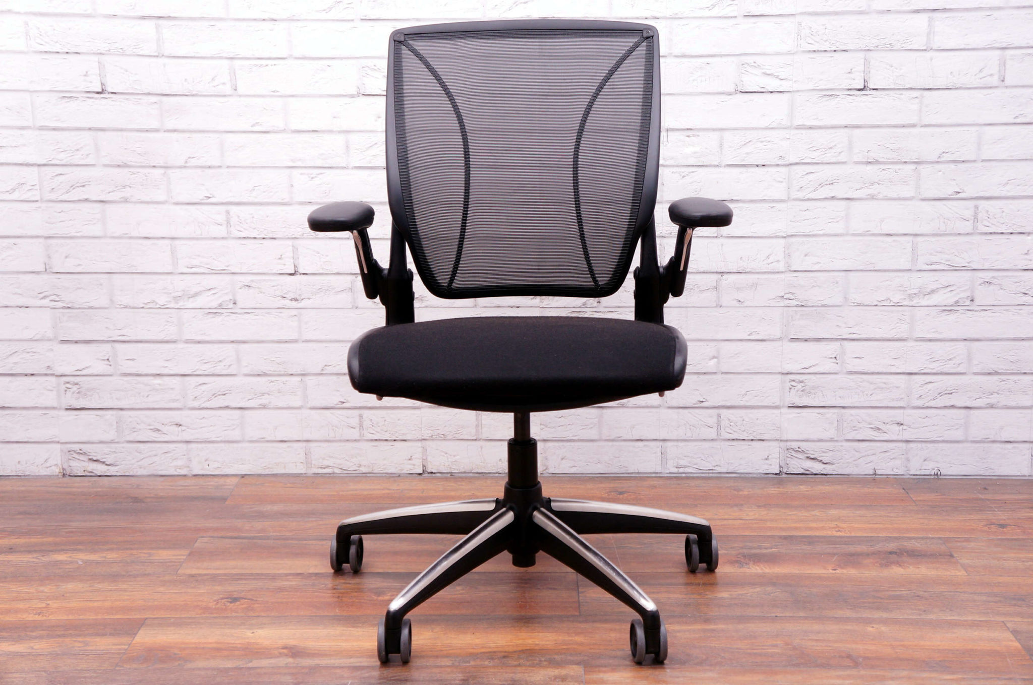 Humanscale Diffrient World Task Chair In Black Office Resale Humanscale Diffrient World Task Chair In Black Office Resale