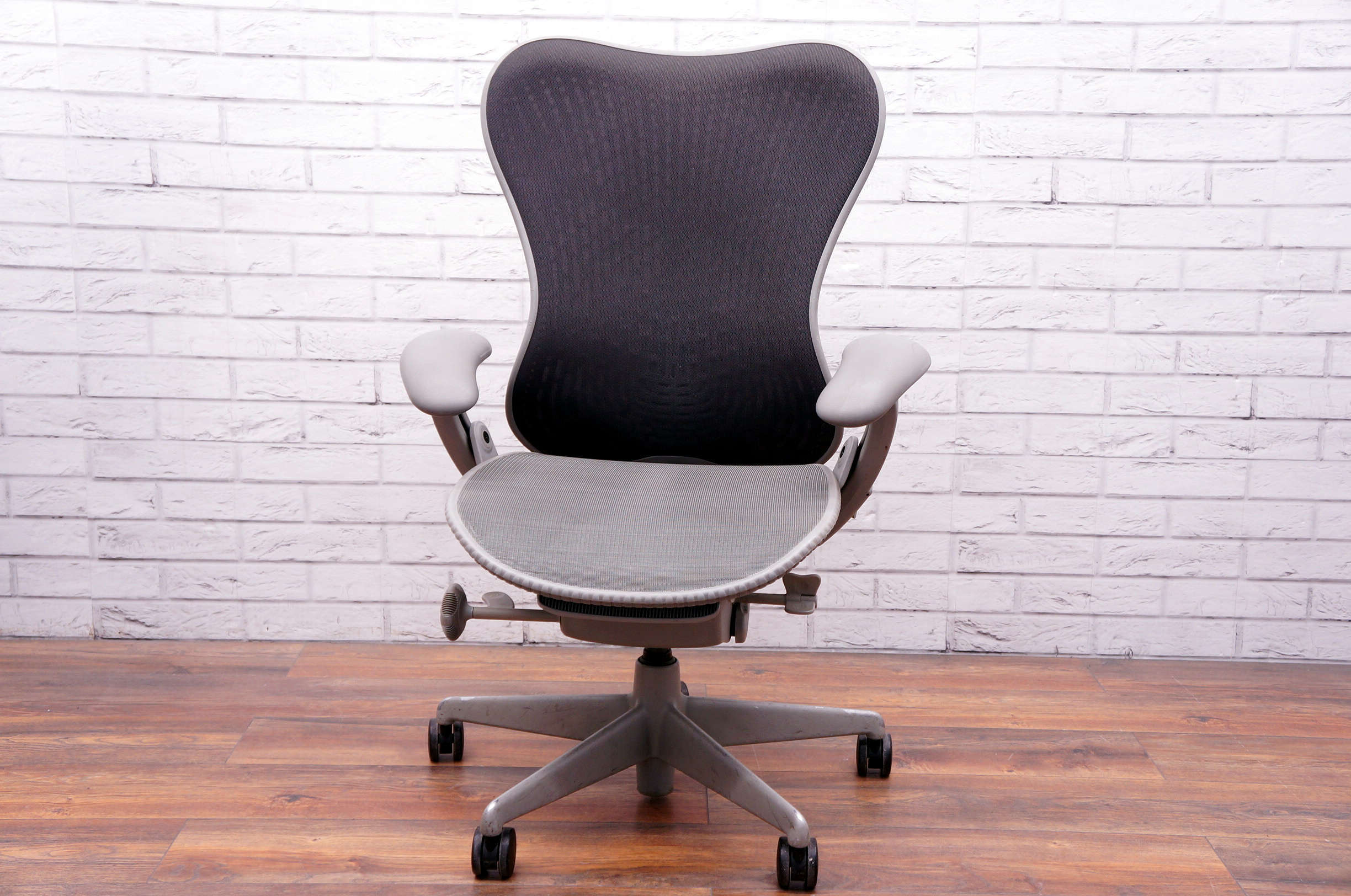 Herman Miller Mirra Butterfly Chair In Grey Office Resale