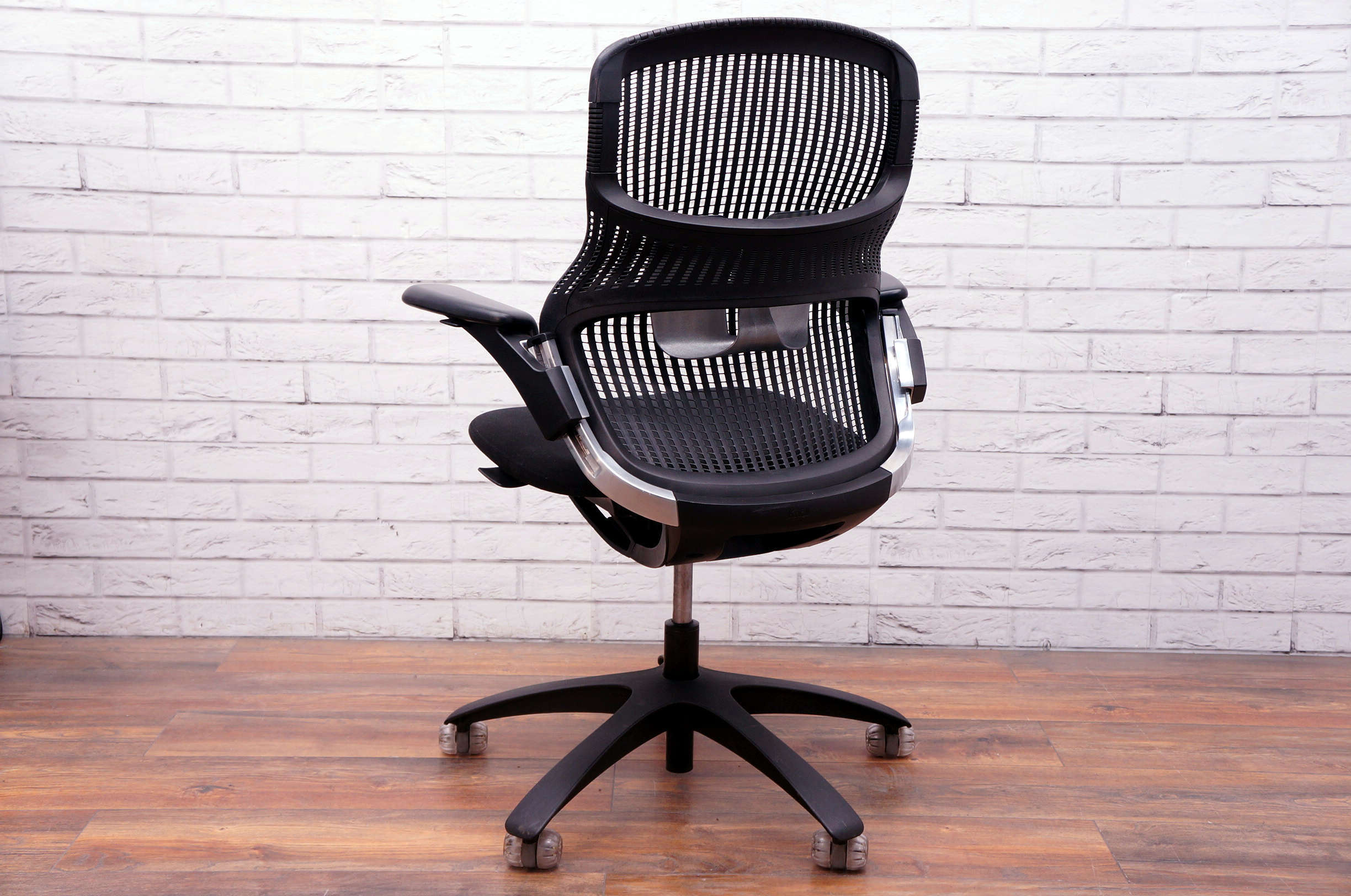 Knoll Generation Task Chair With Lumbar Support In Onyx - Office Resale