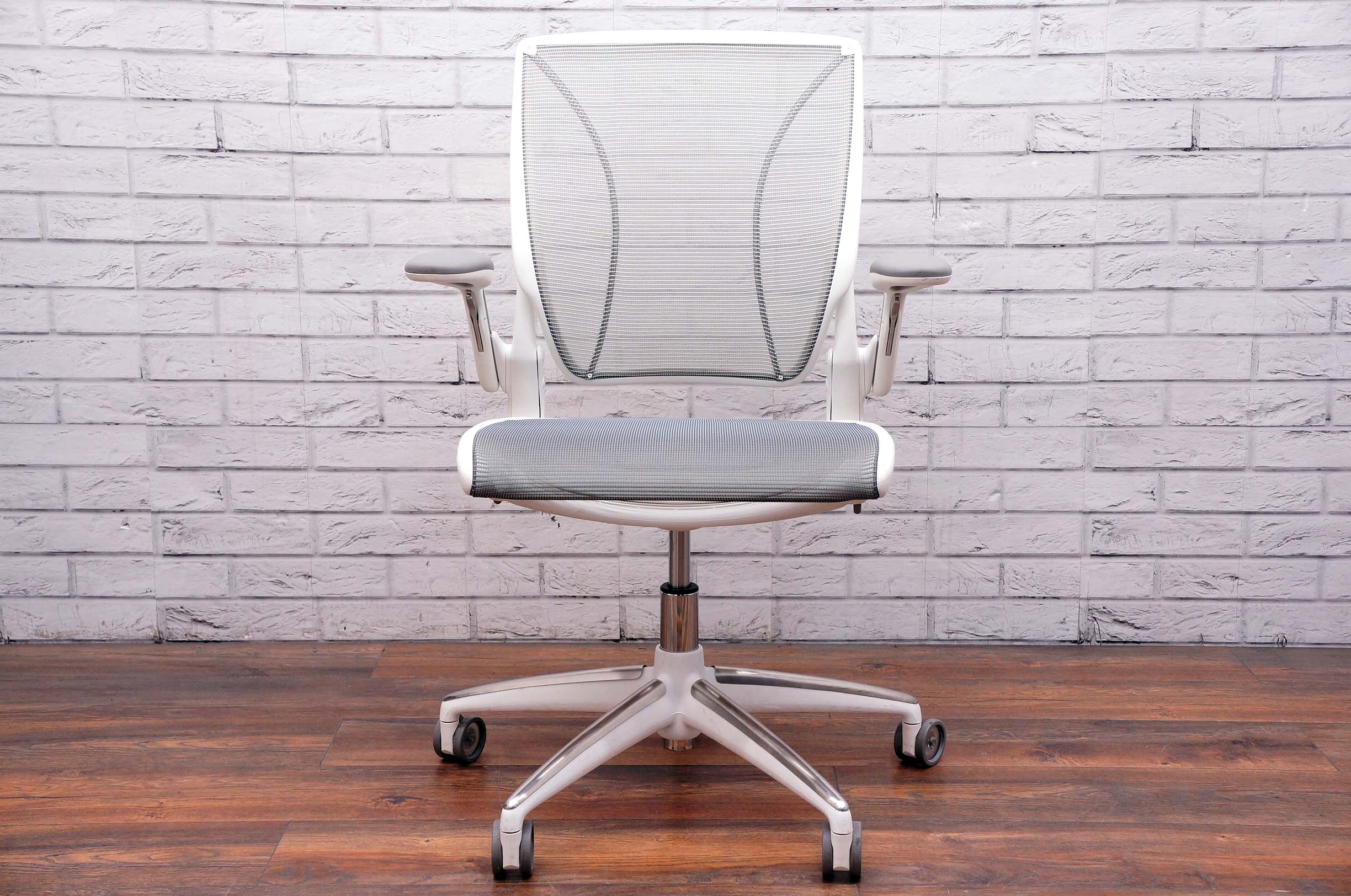 Humanscale Diffrient World Task Chair In White & Grey - Office Resale