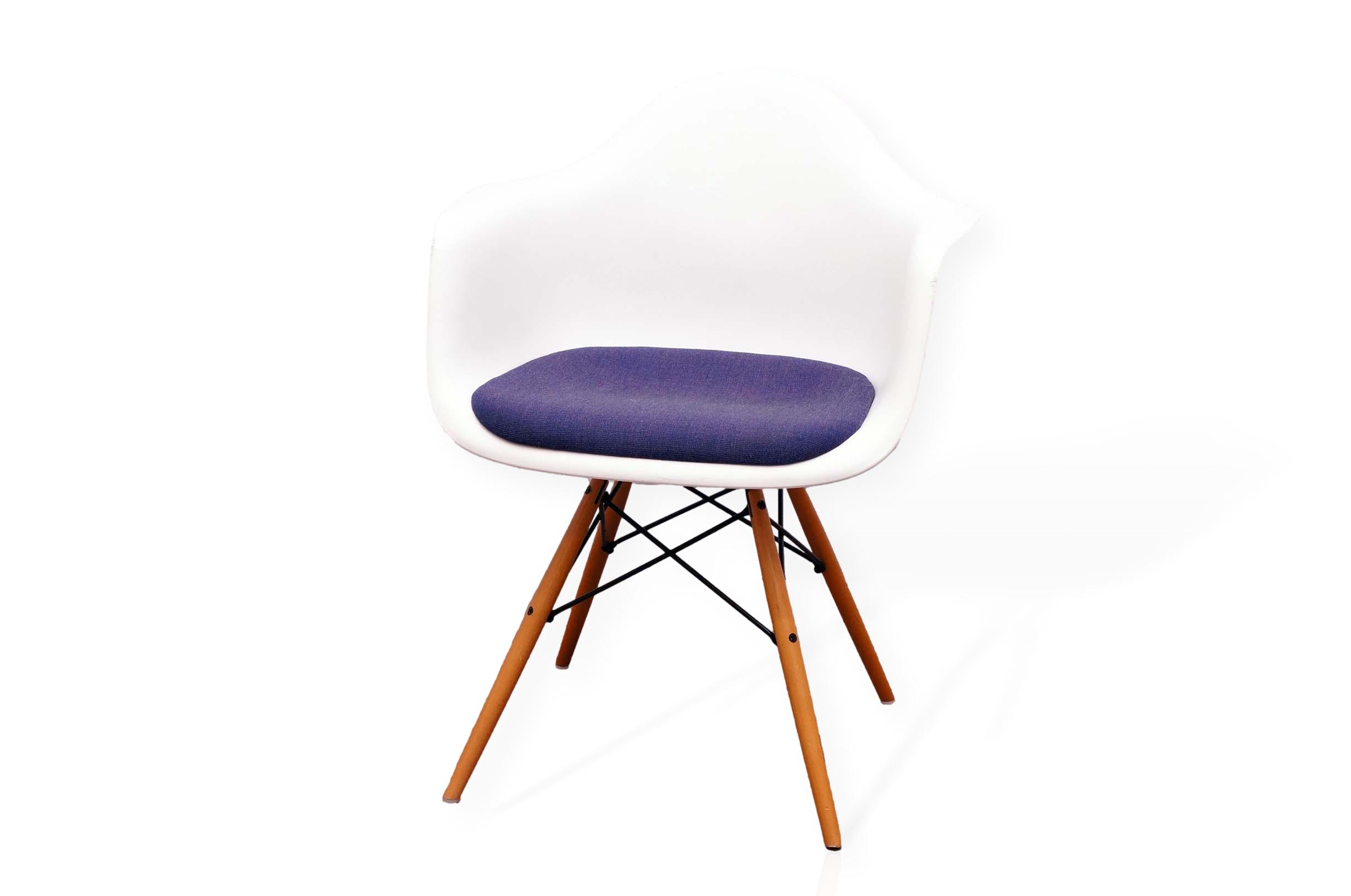 Vitra DAW Armchair With Upholstered Seat In Blue - Office Resale