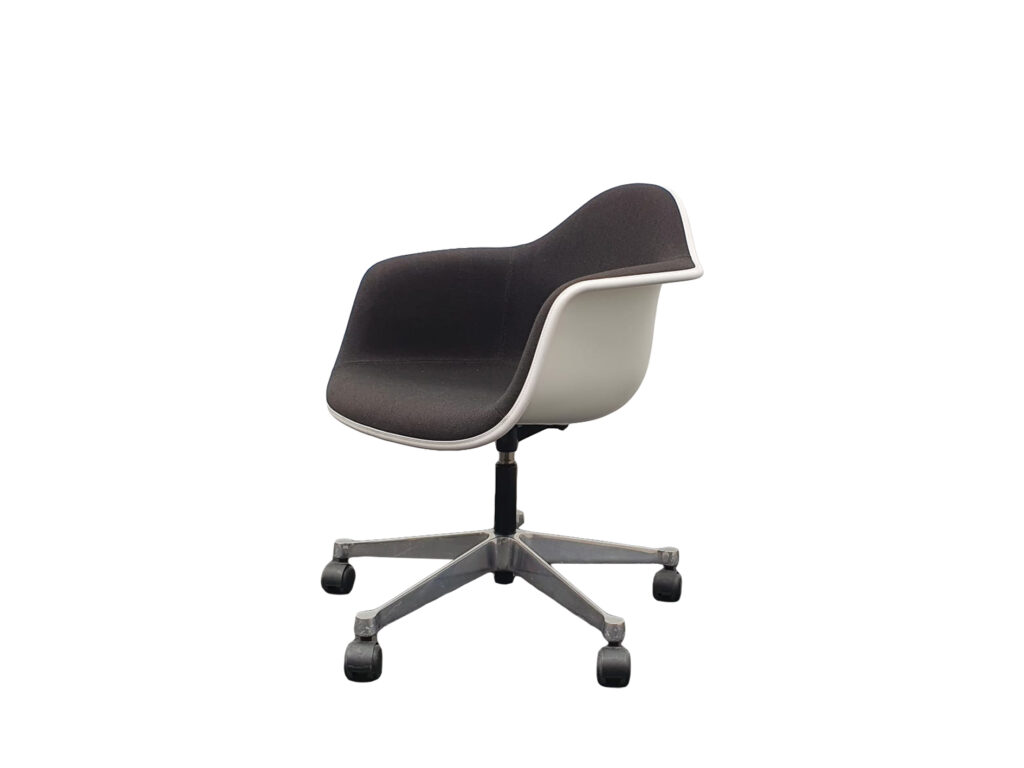 Vitra PACC Chair