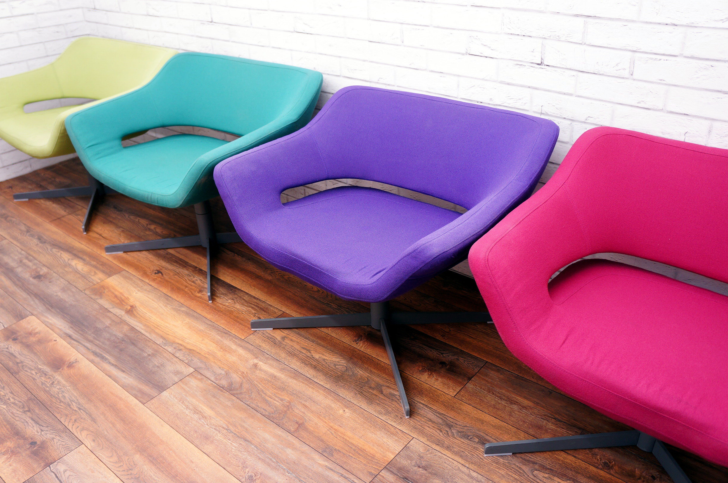 HITCH MYLIUS HM85 IN LIGHT GREEN Office Resale