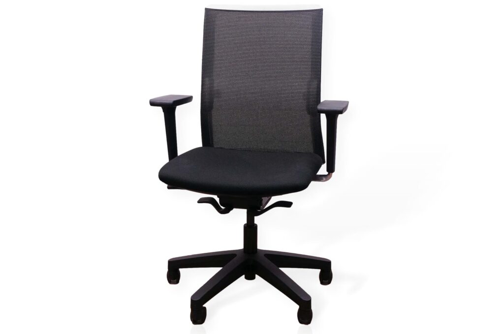 Forma 5 Sentis Task Chair In Black/White on White Background