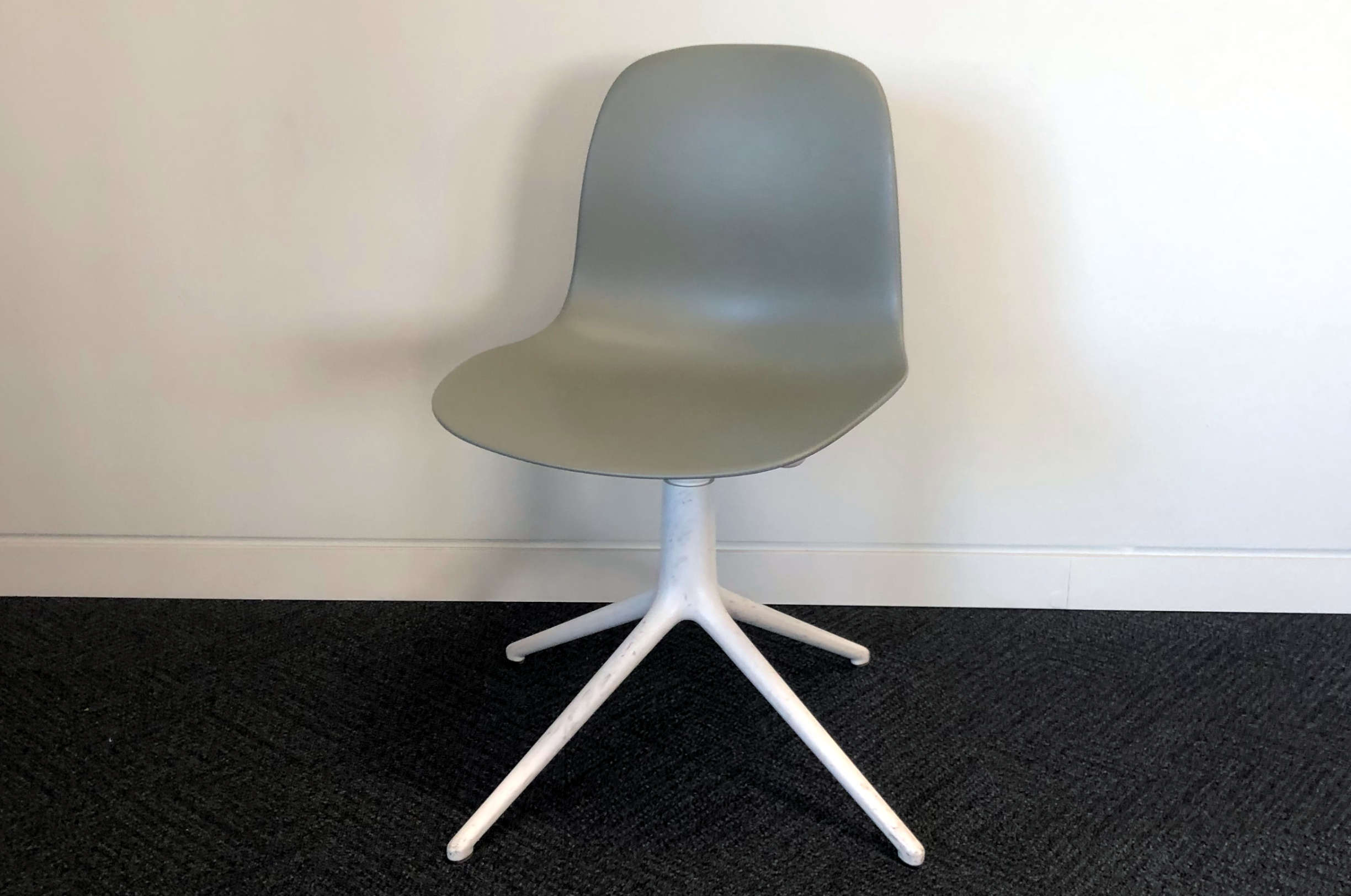 Normann Copenhagen Form 4L Chair In Grey