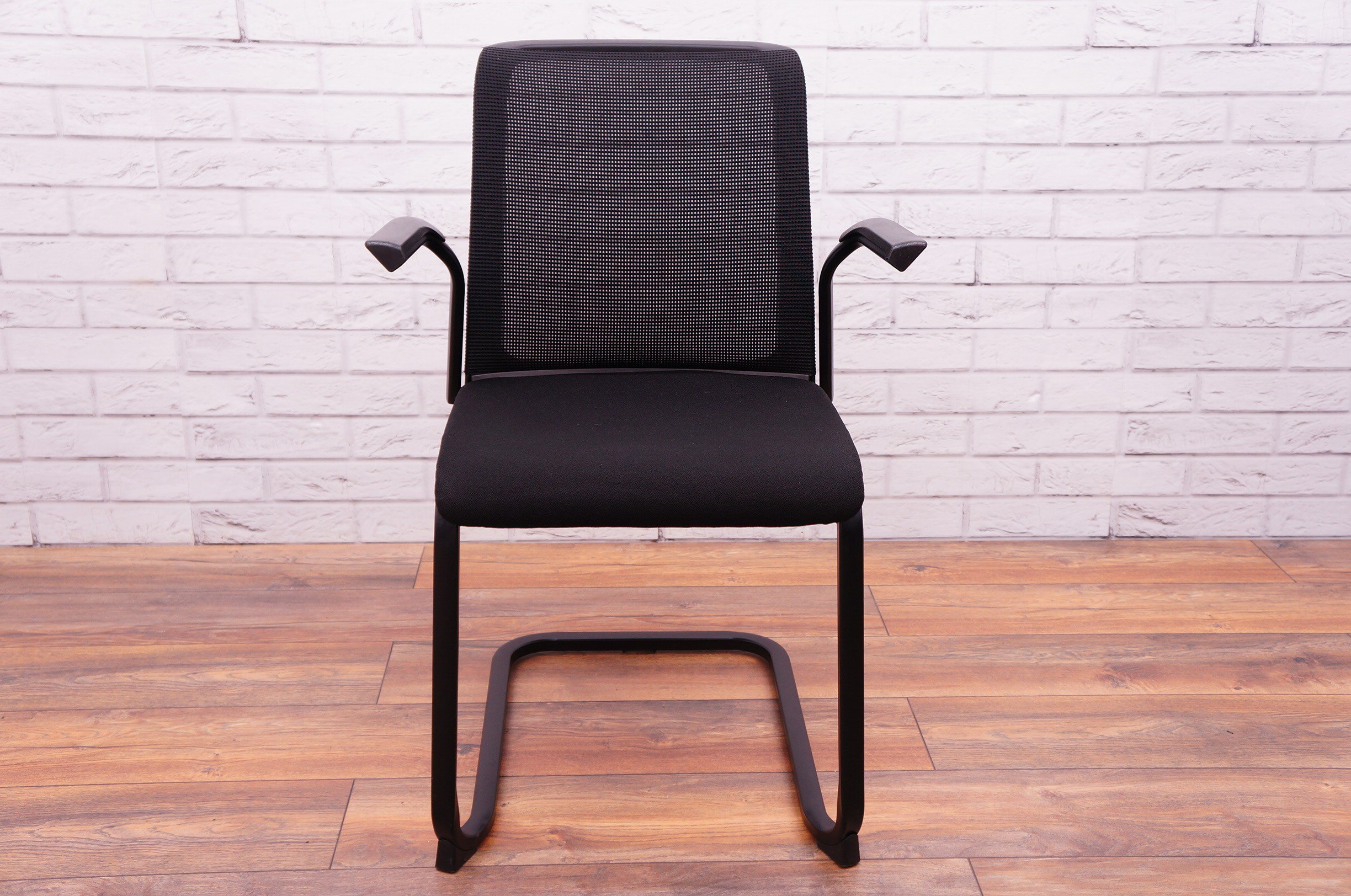 Mesh shop guest chair