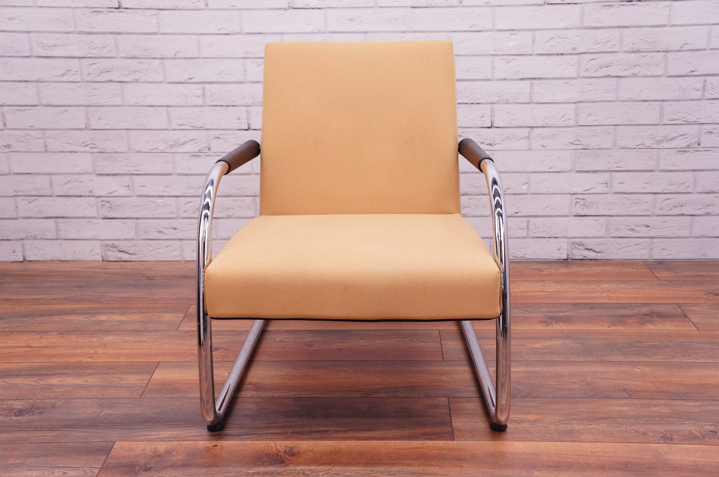 Vitra Visa Lounge Chair, Lemon Office Resale