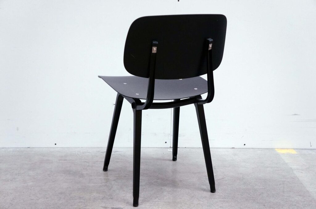 hay revolt chair in black