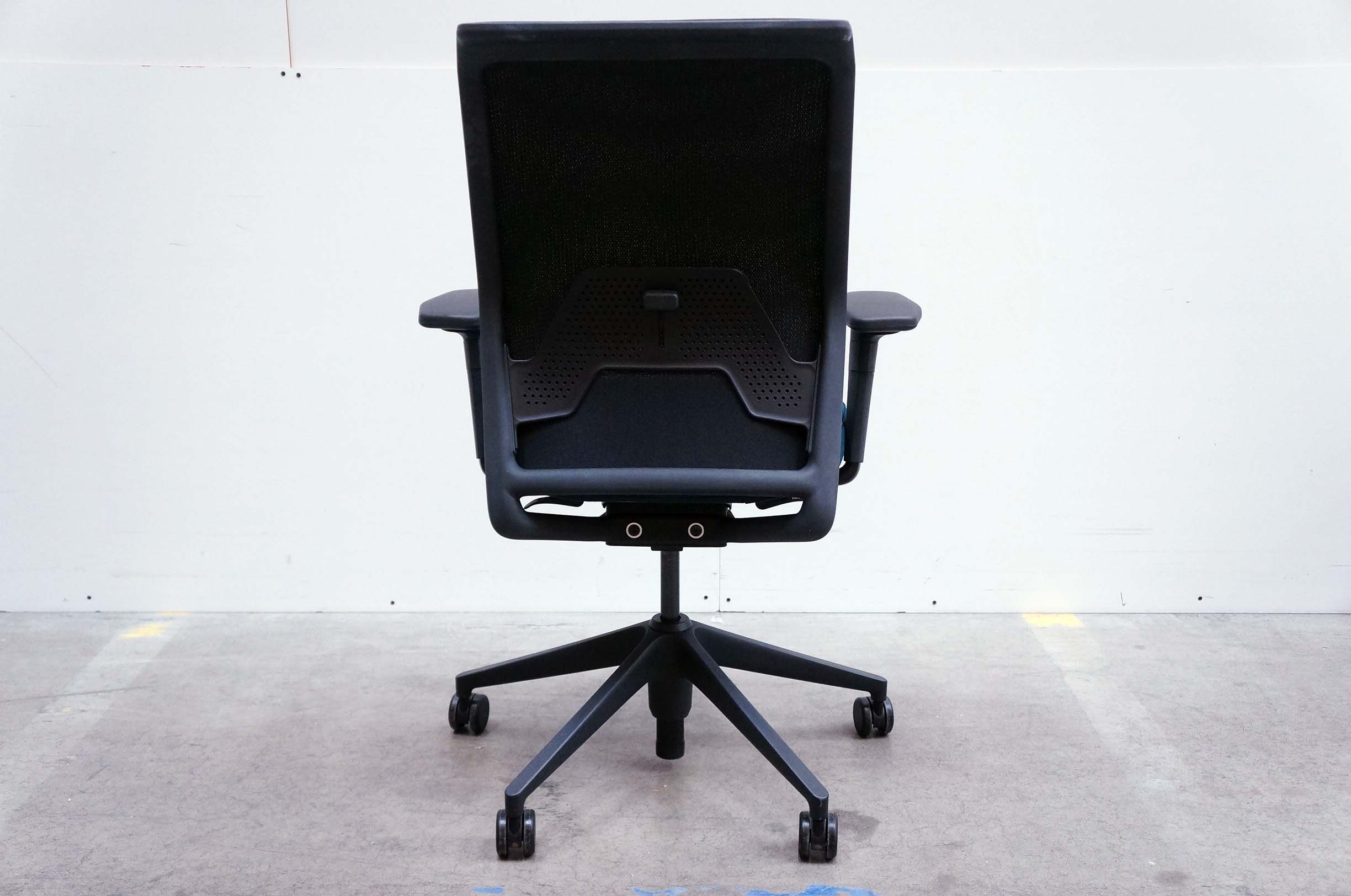 Vitra ID Mesh Task Chair in Blue/Black Office Resale