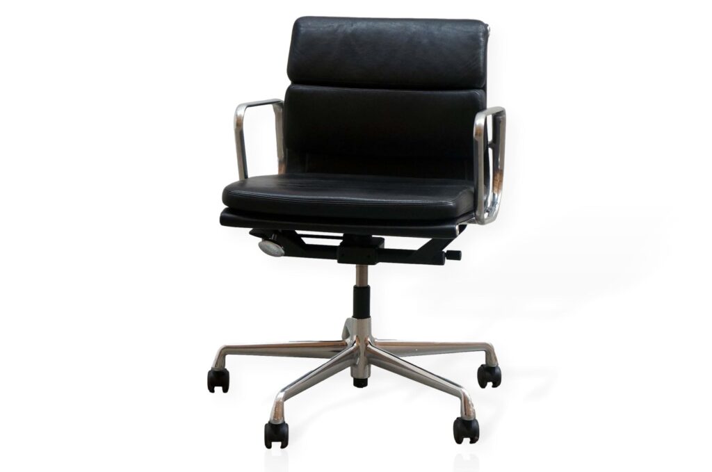 Vitra Eames EA 217 Soft Pad Chair