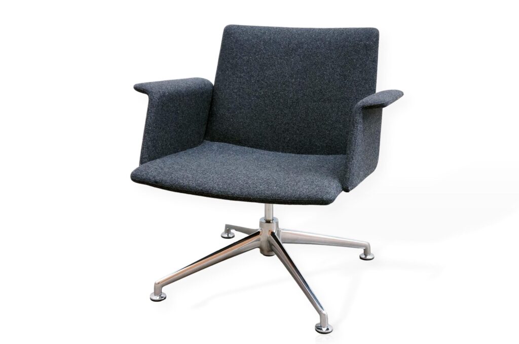 Brunner Fina Lounge 6742/AG Chair In Charcoal