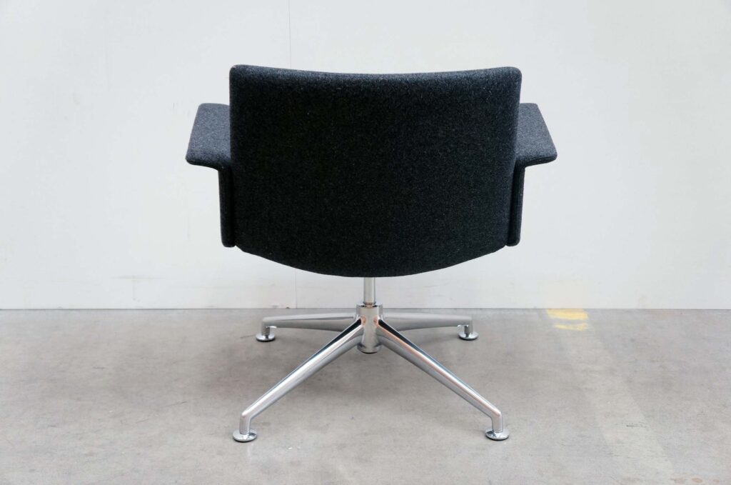 Brunner Fina Lounge 6742/AG Chair