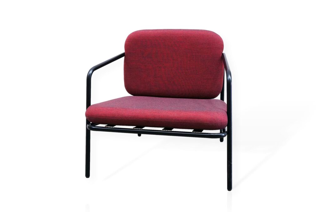 Deadgood Working Girl Lounge Chair In Red/Black